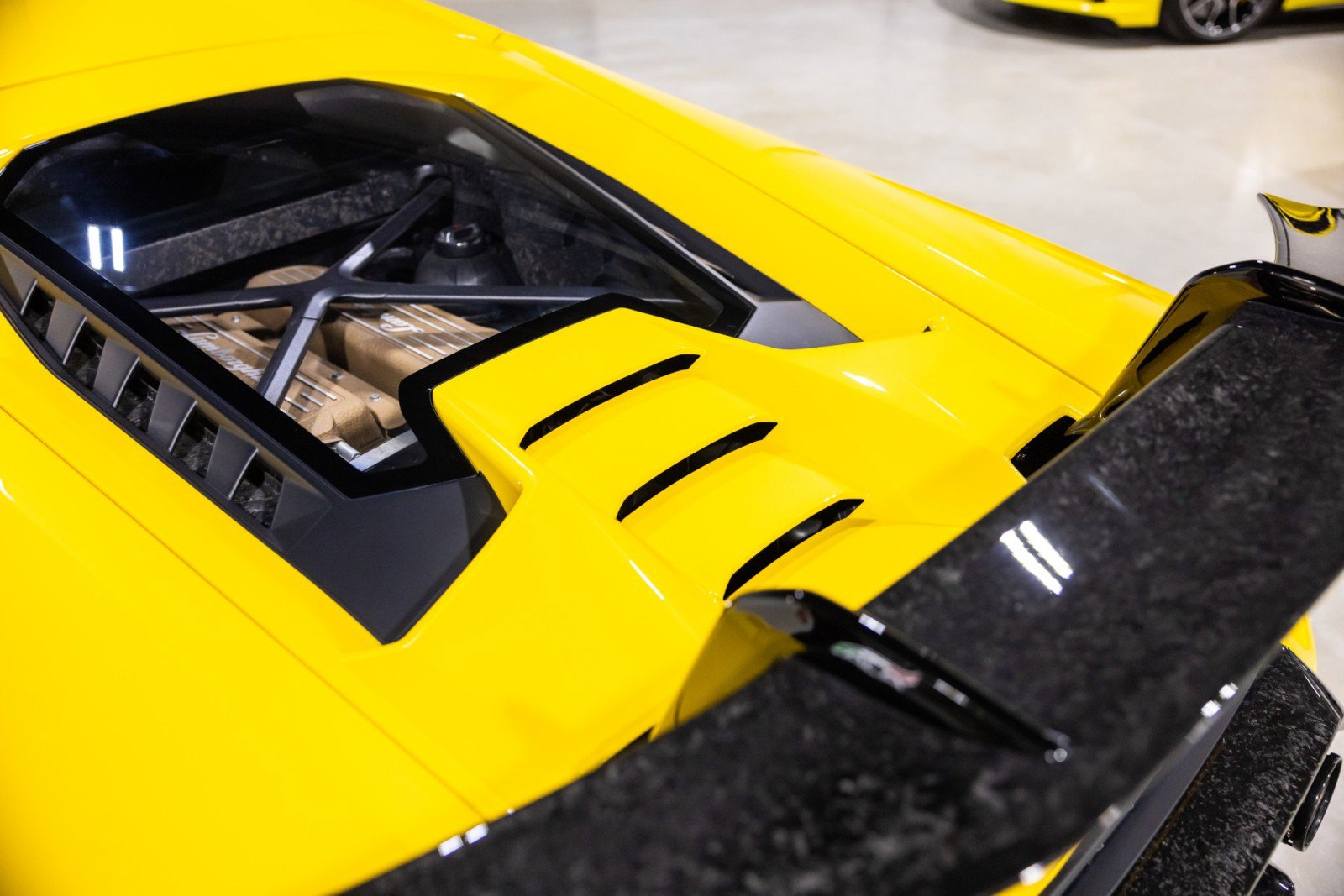 Used 2018 Lamborghini Huracan Performante AWD/4WD image 18