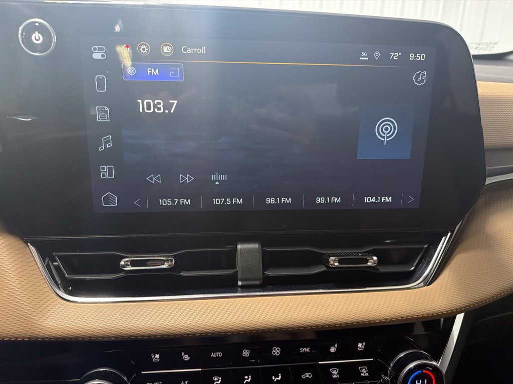 Used 2025 Chevrolet Equinox ACTIV w/ Safety and Technology Package AWD/4WD image 26