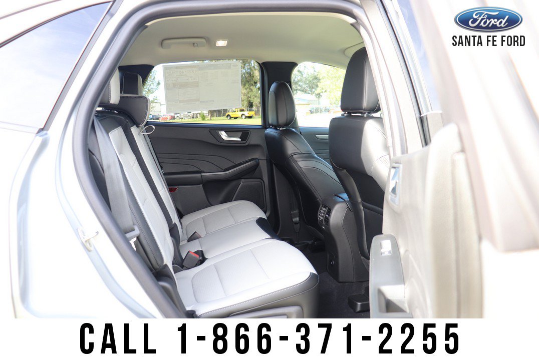 New 2023 Ford Escape SE image 44