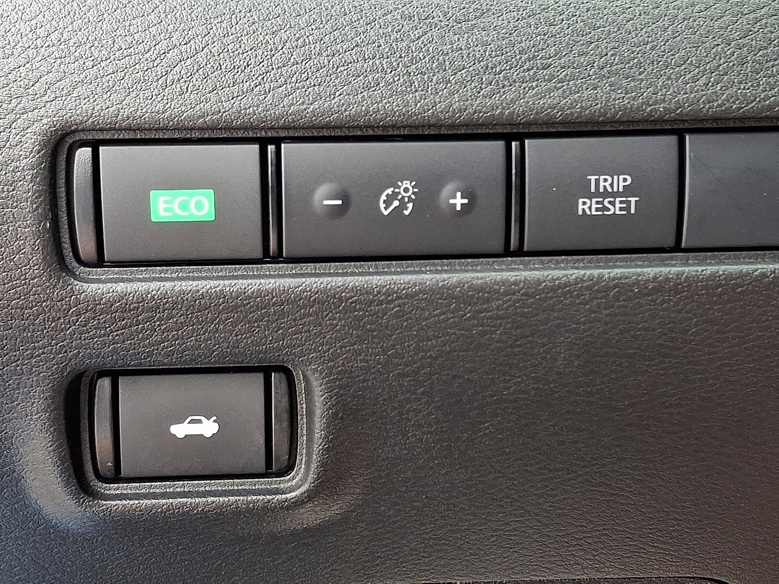 Used 2022 Nissan Sentra SV image 25