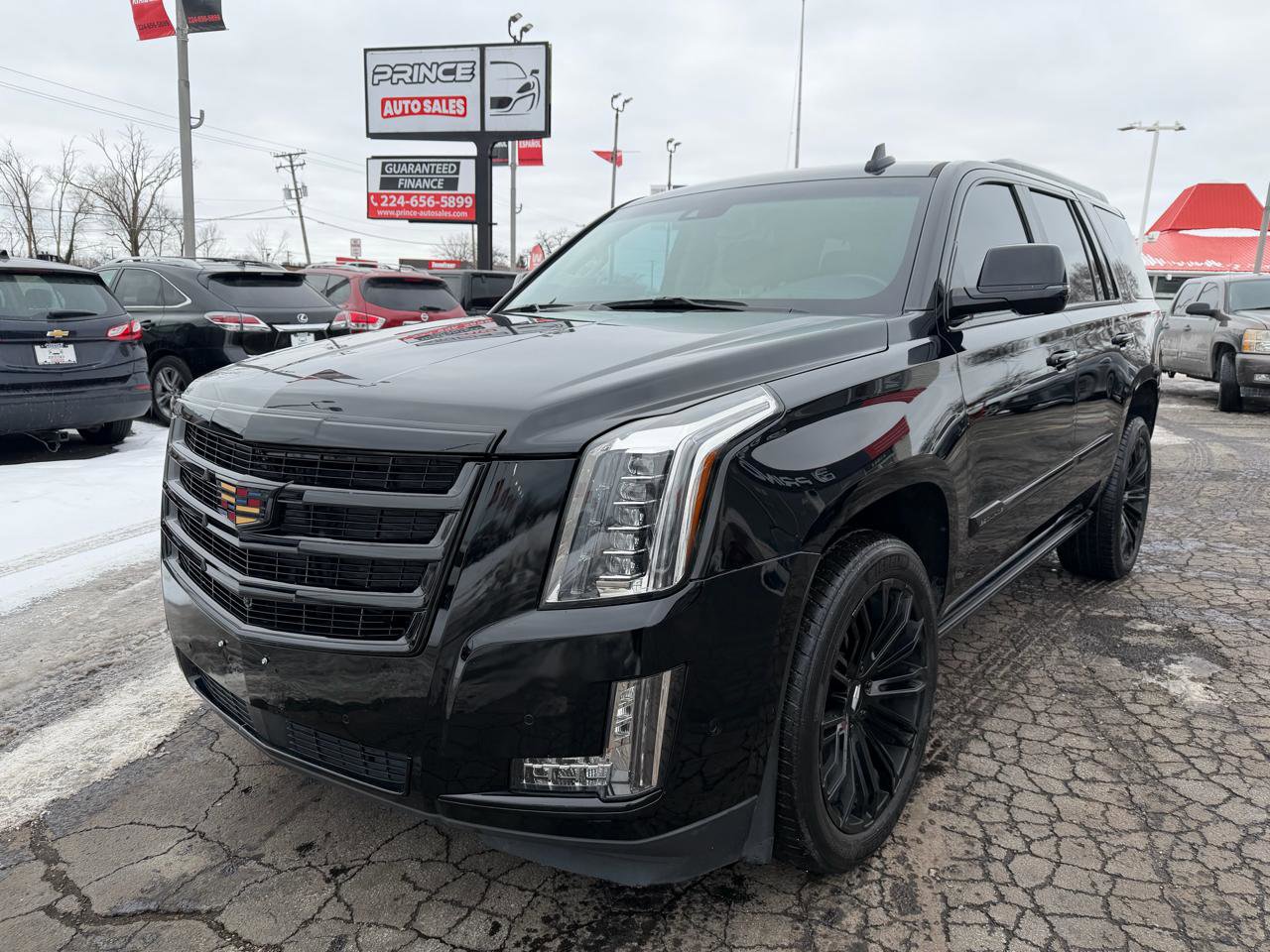 Used 2018 Cadillac Escalade Premium Luxury RWD image 3