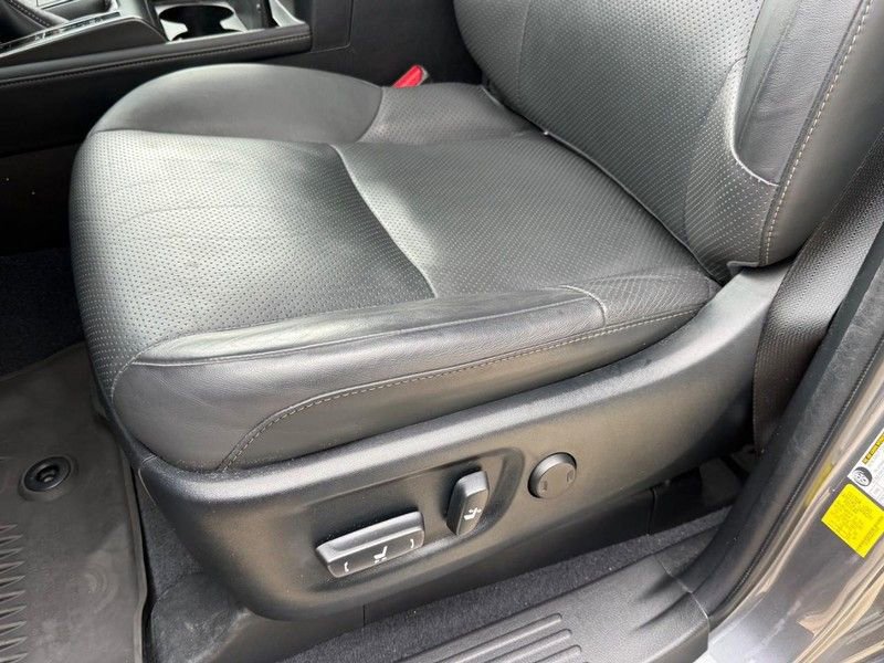 Used 2022 Lexus GX 460 Luxury w/ Sport Design Package AWD/4WD image 26