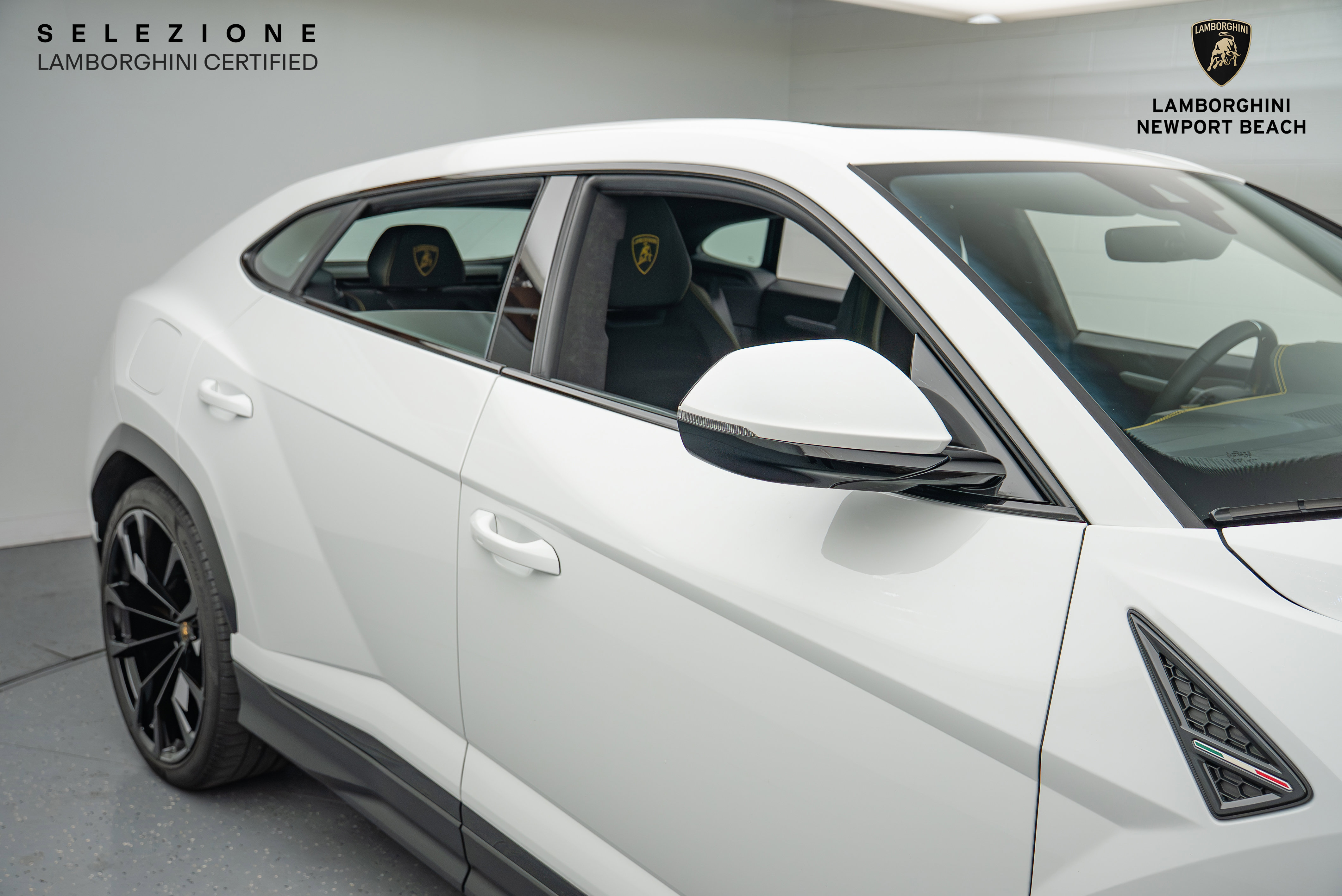 Used 2022 Lamborghini Urus image 4