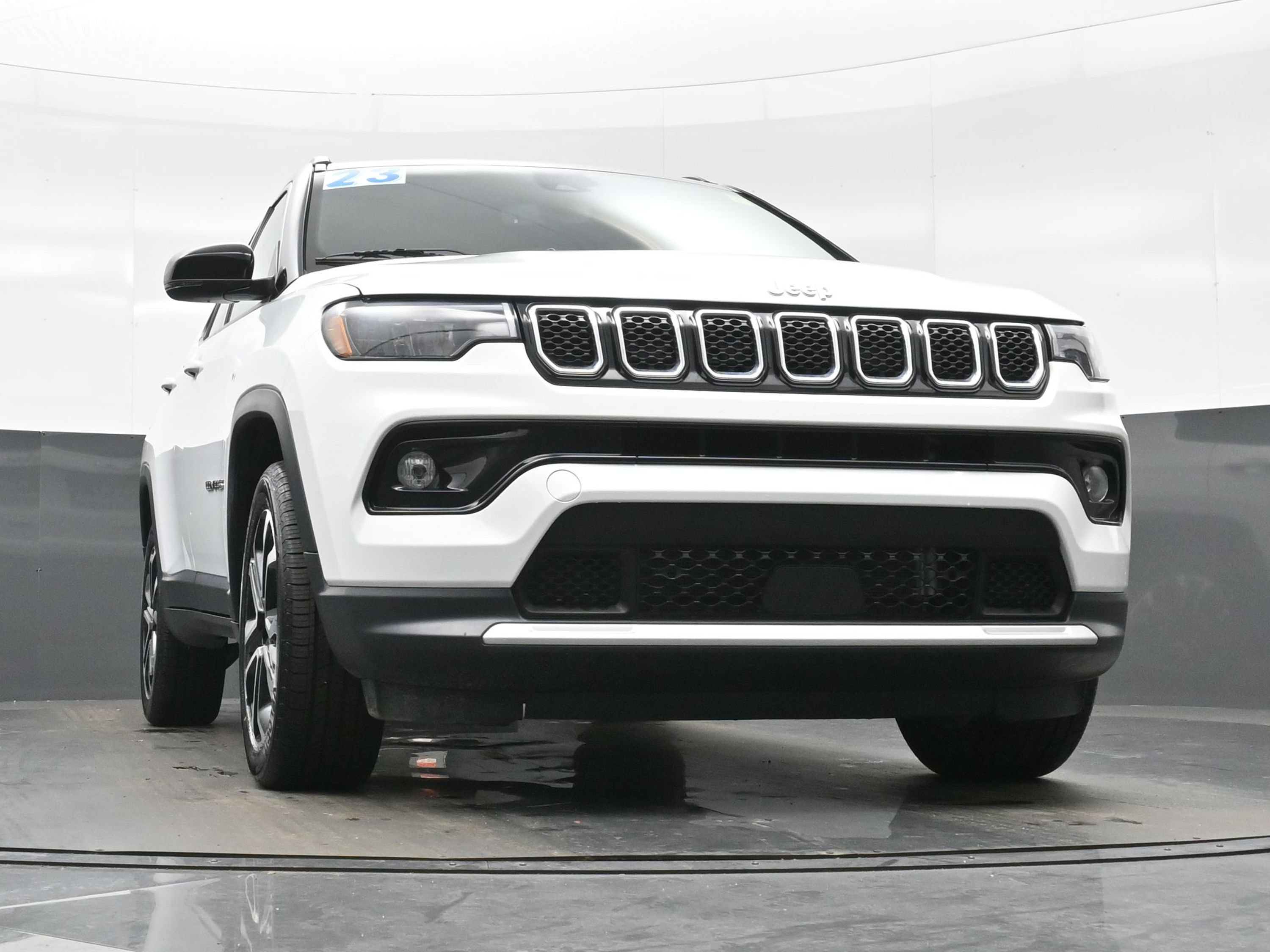 Used 2023 Jeep Compass Limited AWD/4WD image 33