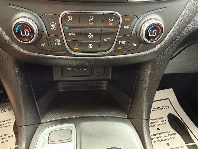 Used 2019 Chevrolet Equinox LT w/ Driver Convenience Package AWD/4WD image 10