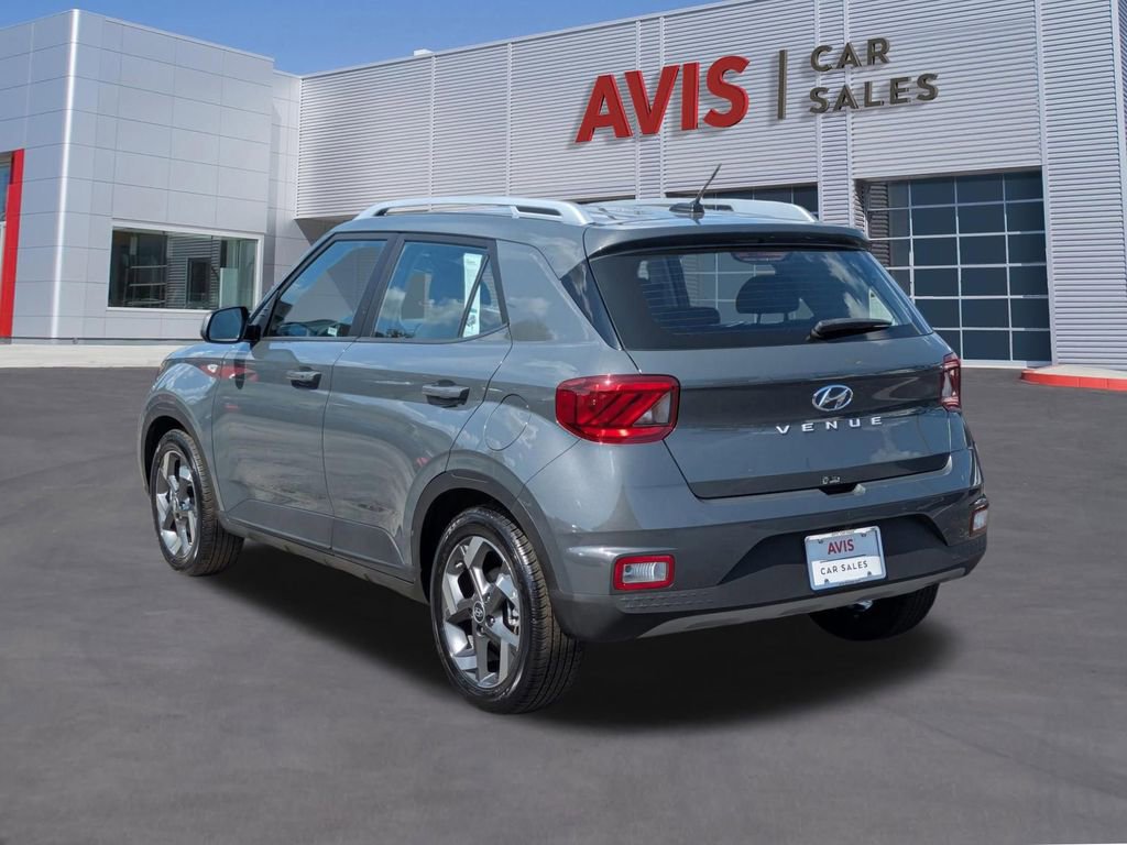 Used 2025 Hyundai Venue SEL FWD image 9