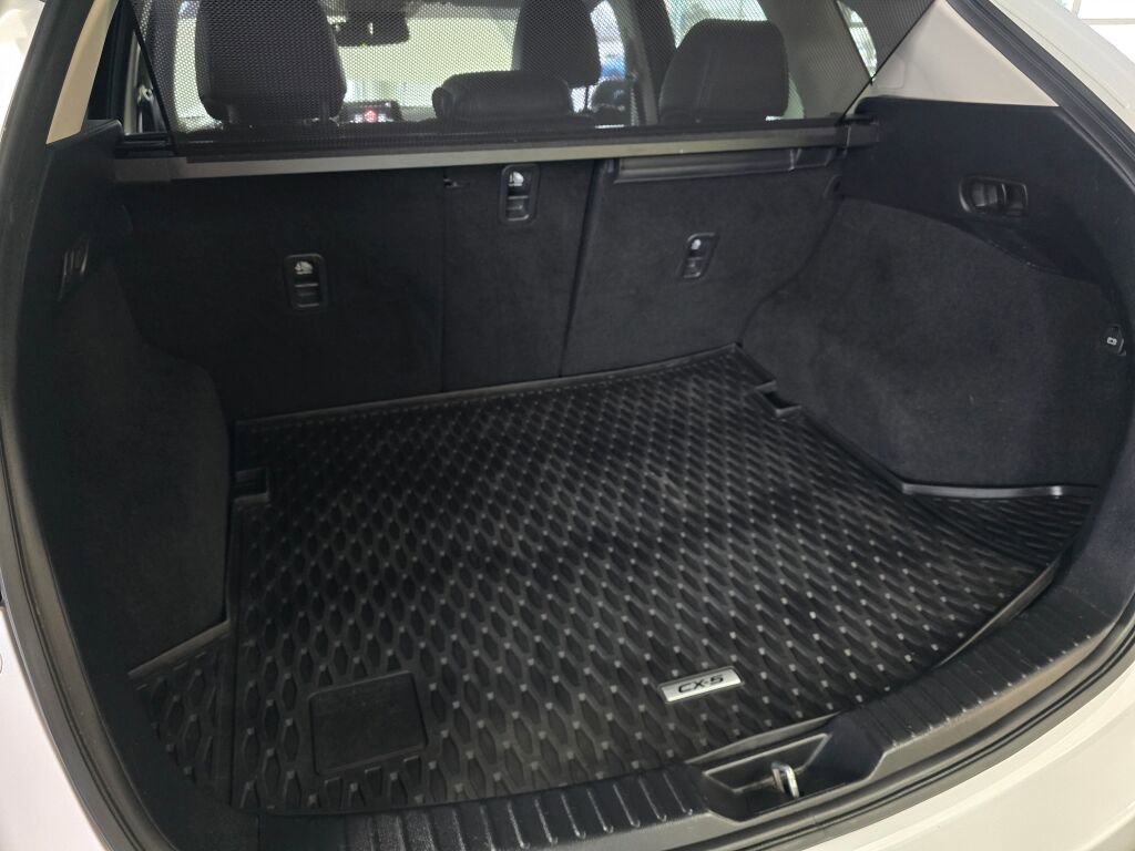 Used 2018 MAZDA CX-5 Touring w/ Preferred Equipment Package image 16