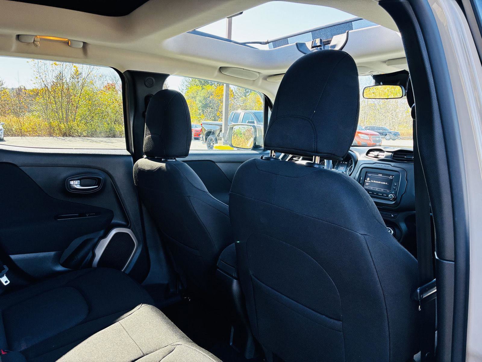 Used 2016 Jeep Renegade Latitude image 35