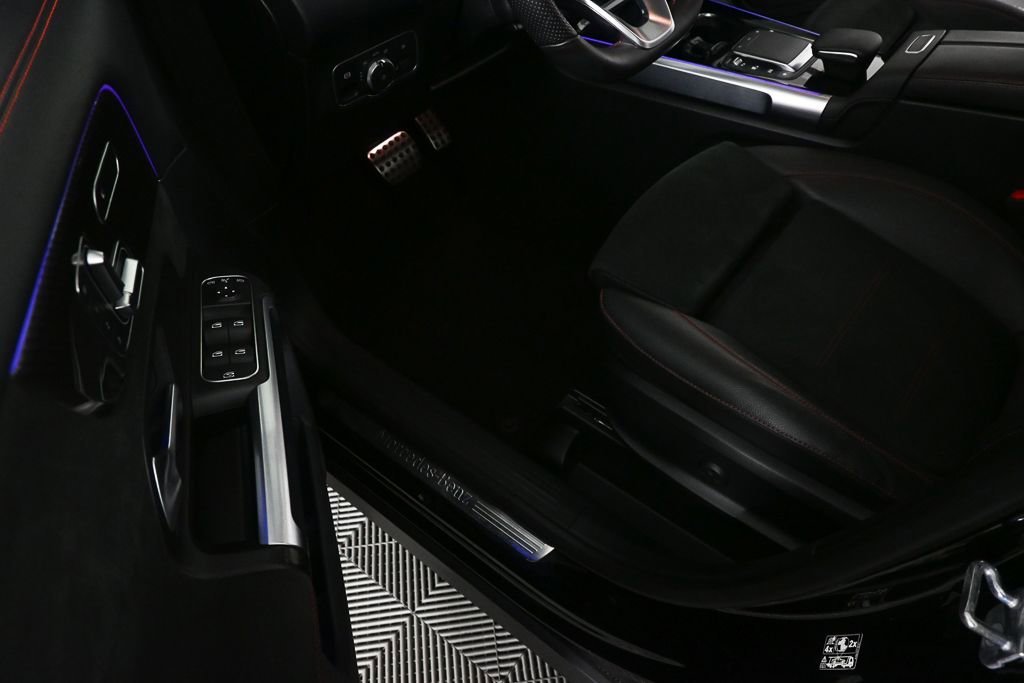 Certified 2023 Mercedes-Benz GLB 250 image 7