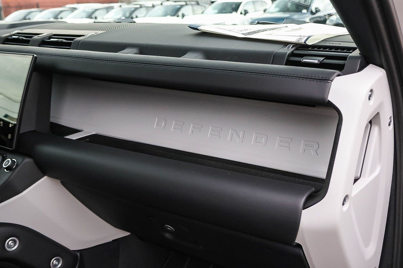 New 2026 Land Rover Defender 130 X-Dynamic SE image 18