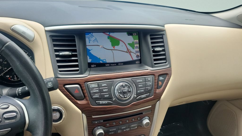 Used 2017 Nissan Pathfinder Platinum FWD image 14