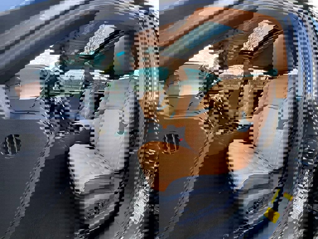 Certified 2025 Lexus ES 350 w/ Premium Package image 20