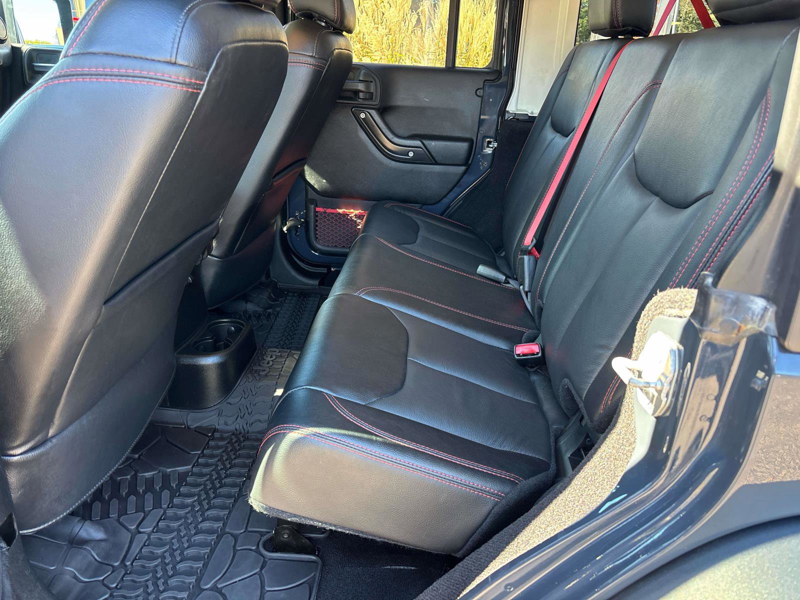Used 2018 Jeep Wrangler Unlimited Rubicon AWD/4WD image 7