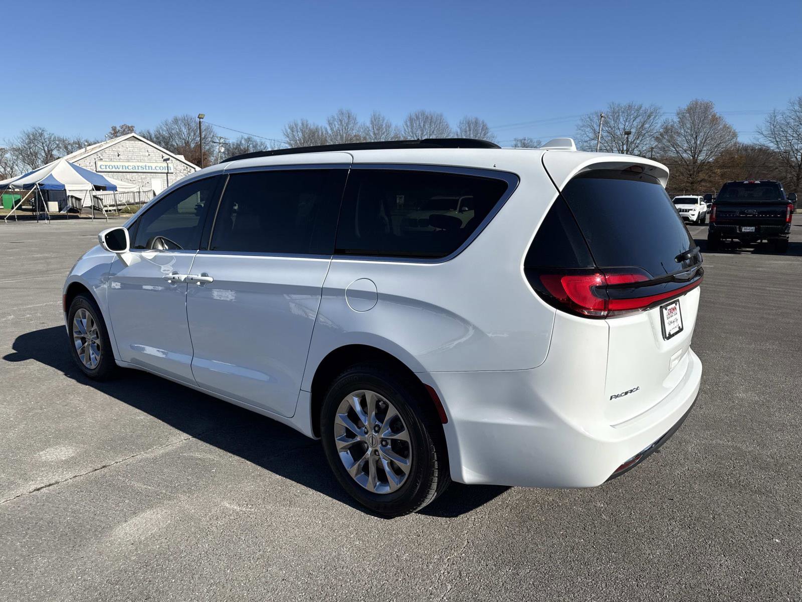 Certified 2022 Chrysler Pacifica Touring-L image 7