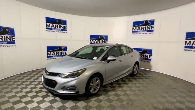 Used 2017 Chevrolet Cruze LT w/ Convenience Package image 6