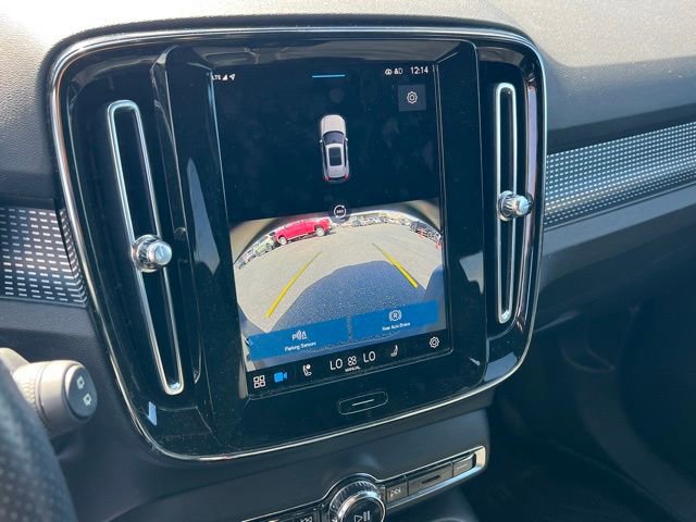 Used 2021 Volvo XC40 P8 Recharge w/ Advanced Package image 23