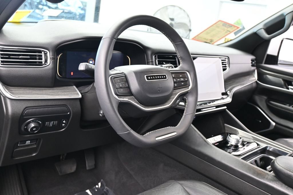 Used 2022 Jeep Wagoneer Series III RWD image 13