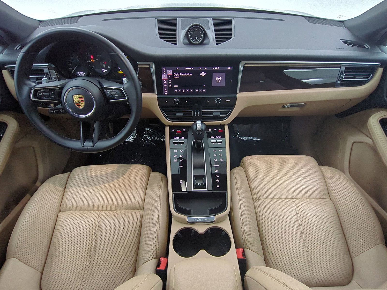 Certified 2023 Porsche Macan Turbo image 20