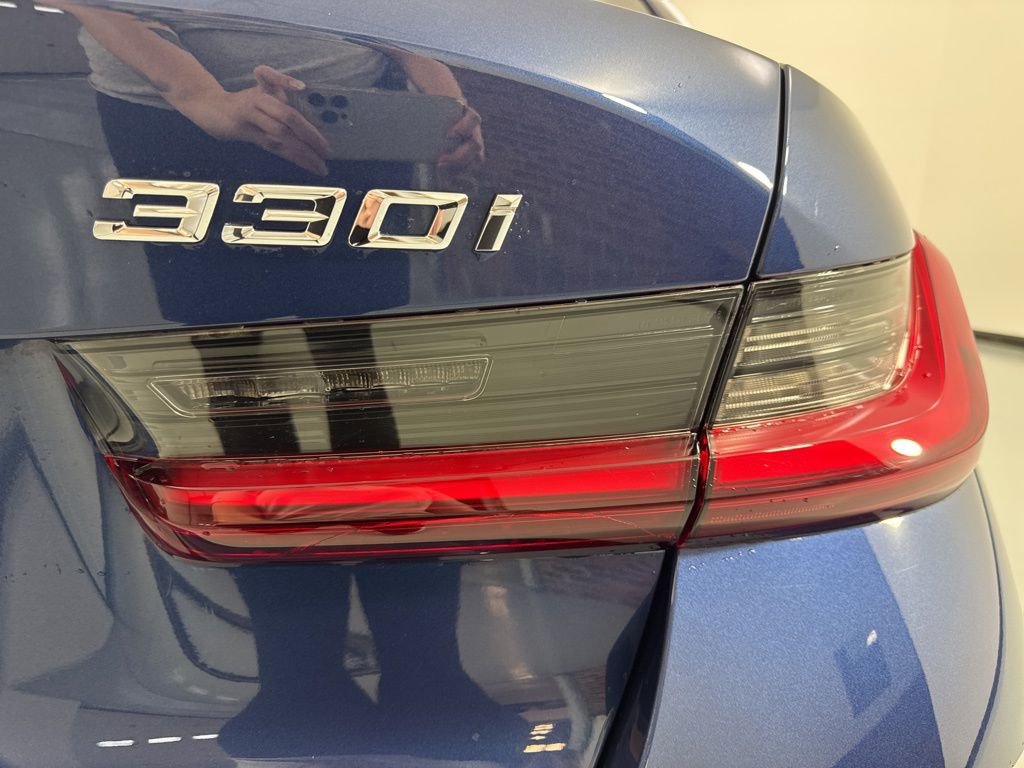 Certified 2024 BMW 330i xDrive Sedan w/ Convenience Package AWD/4WD image 7