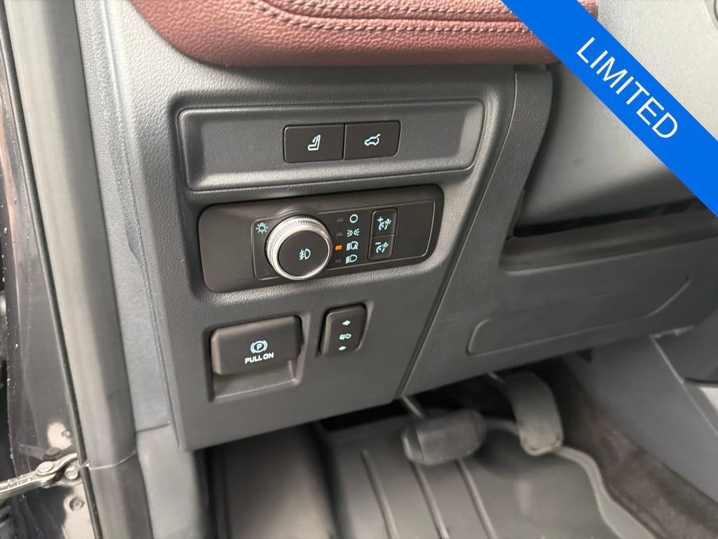 Used 2022 Ford Expedition Limited AWD/4WD image 11