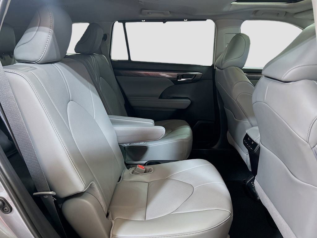 New 2026 Toyota Highlander Limited AWD/4WD image 26