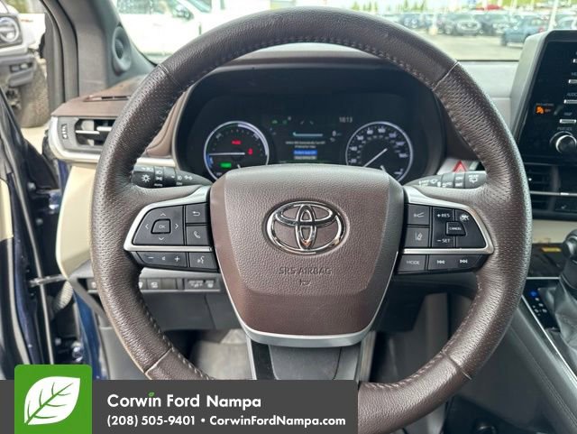 Used 2021 Toyota Sienna Platinum FWD image 7