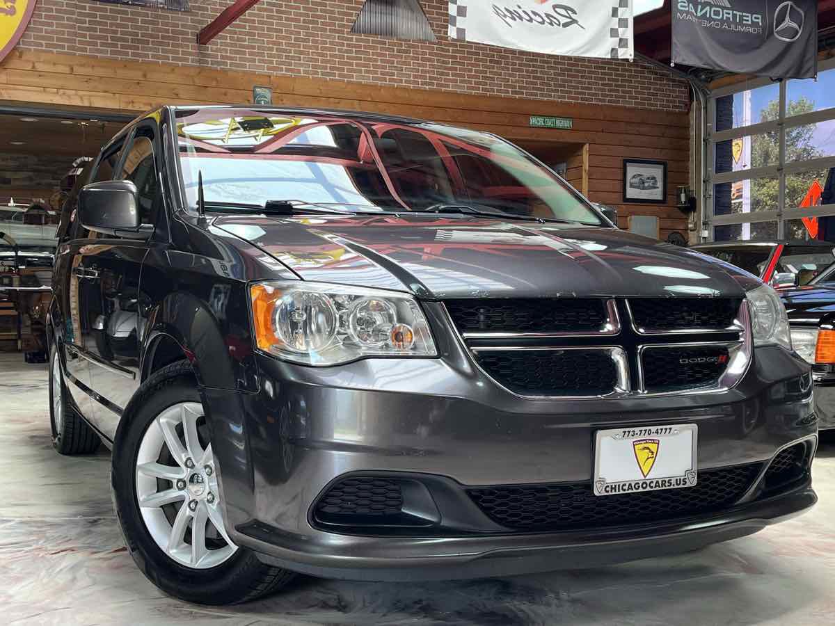 Used 2016 Dodge Grand Caravan SXT w/ Rear Park Assist Package FWD image 4