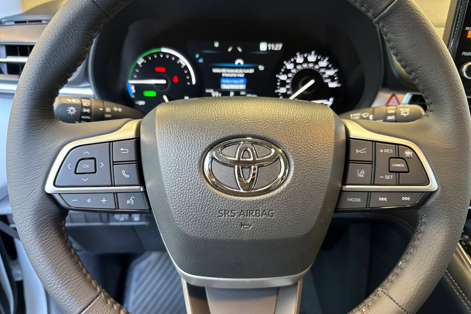 Used 2026 Toyota Sienna XLE FWD image 30