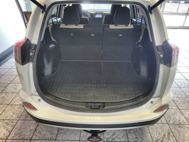 Used 2018 Toyota RAV4 XLE AWD/4WD image 24
