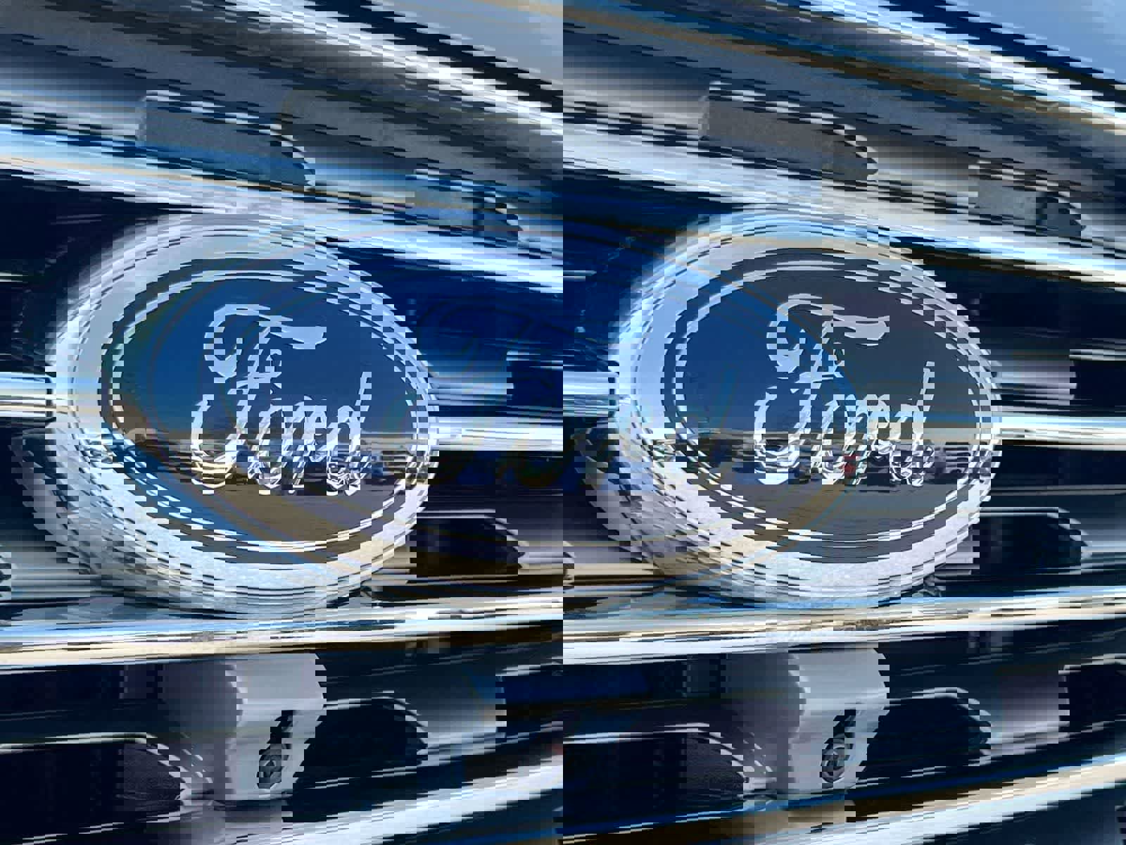 Used 2024 Ford Edge Titanium w/ Equipment Group 301A image 13