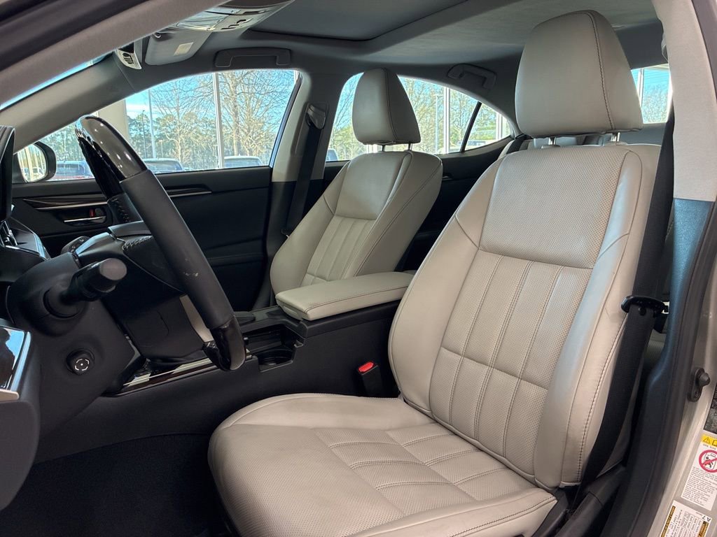 Used 2016 Lexus ES 350 350 LUXURY/SAFETY+/SMART CRUIS w/ Luxury Package w/Wood Trim image 12