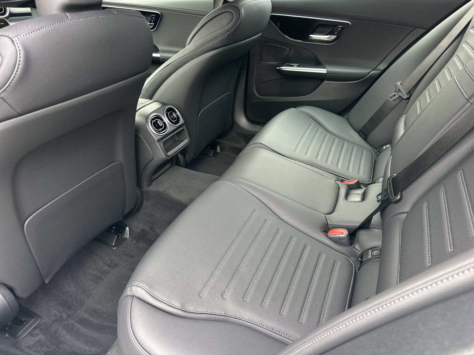 New 2026 Mercedes-Benz C 300 4MATIC Sedan image 12