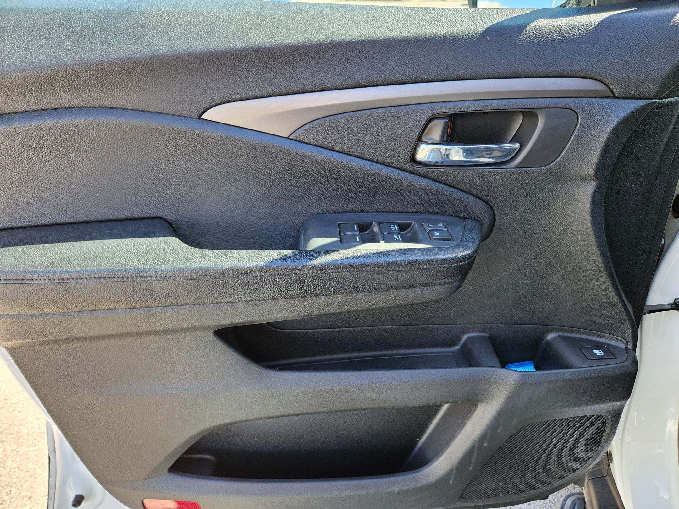 Used 2017 Honda Pilot EX image 14