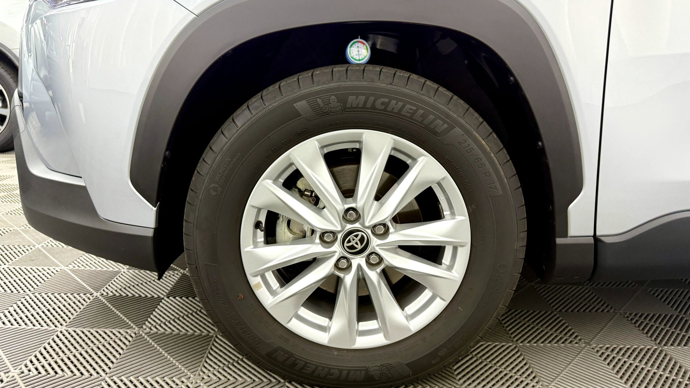 Used 2025 Toyota Corolla Cross LE image 19