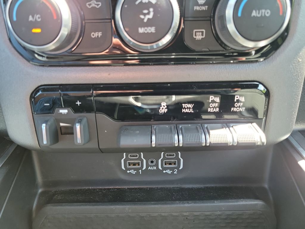Used 2023 RAM 1500 Big Horn AWD/4WD image 24