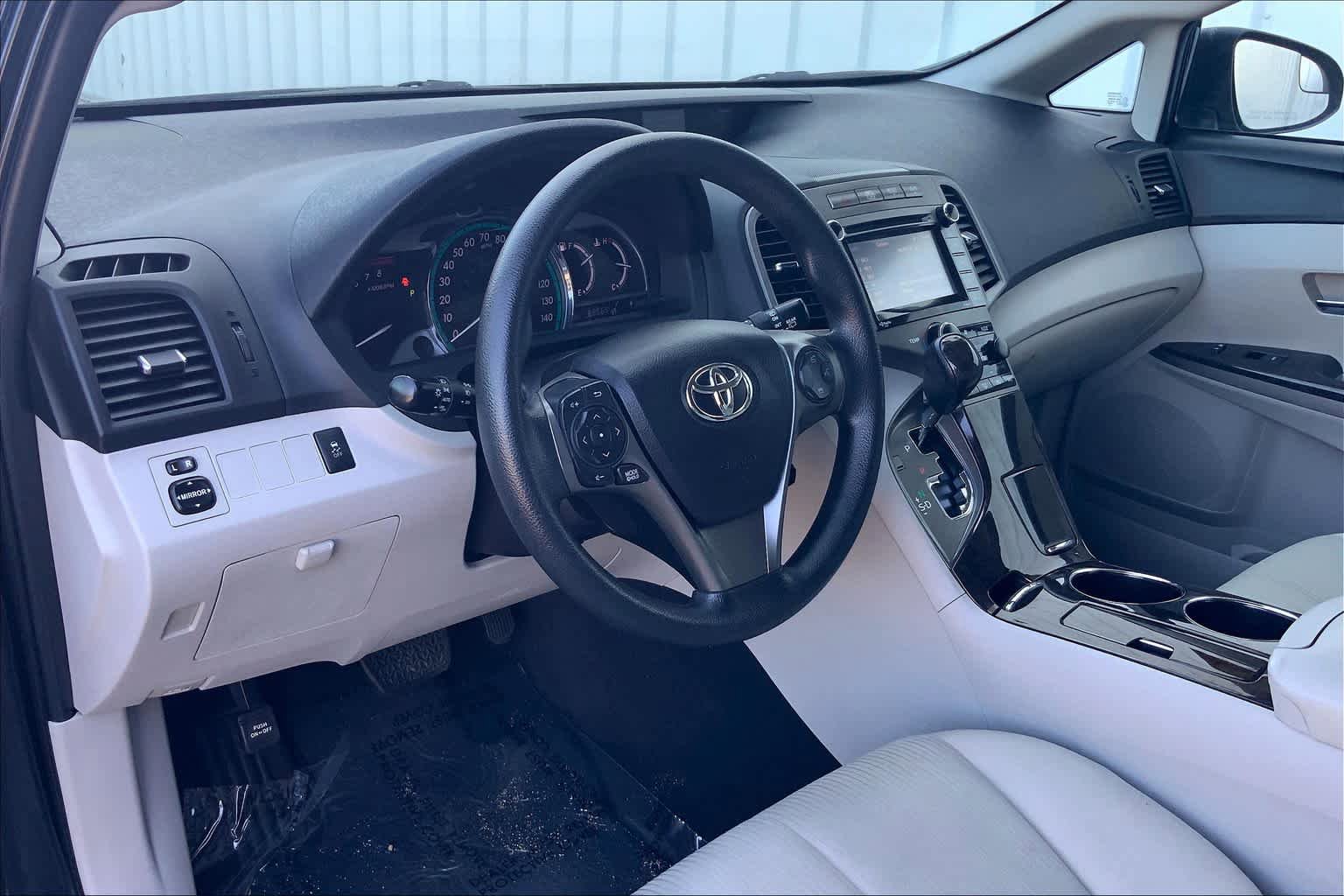 Used 2015 Toyota Venza LE AWD/4WD image 18