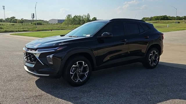 New 2026 Chevrolet Trax LT w/ Driver Confidence Package FWD image 4
