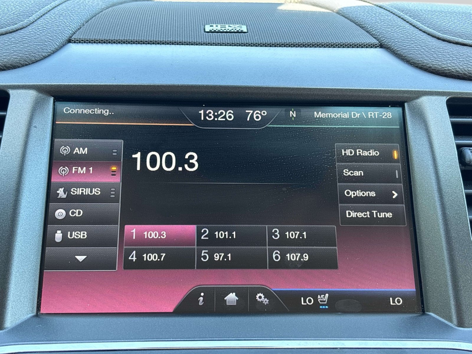 Used 2013 Lincoln MKS AWD image 29