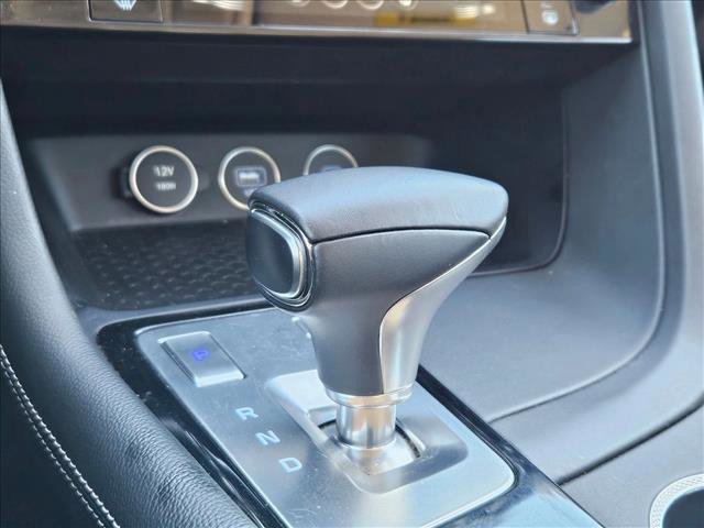 Used 2025 Genesis G70 2.5T image 12