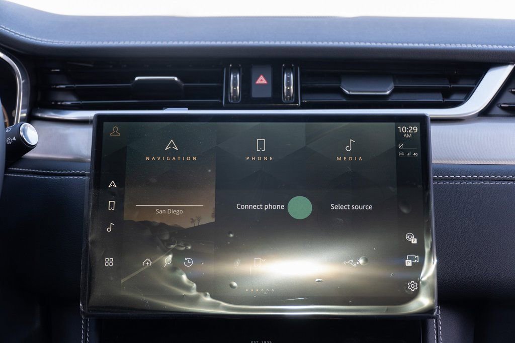 Used 2025 Jaguar F-PACE R-Dynamic S AWD/4WD image 16