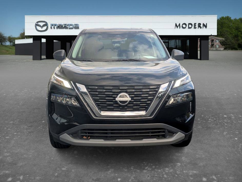Used 2023 Nissan Rogue S image 2
