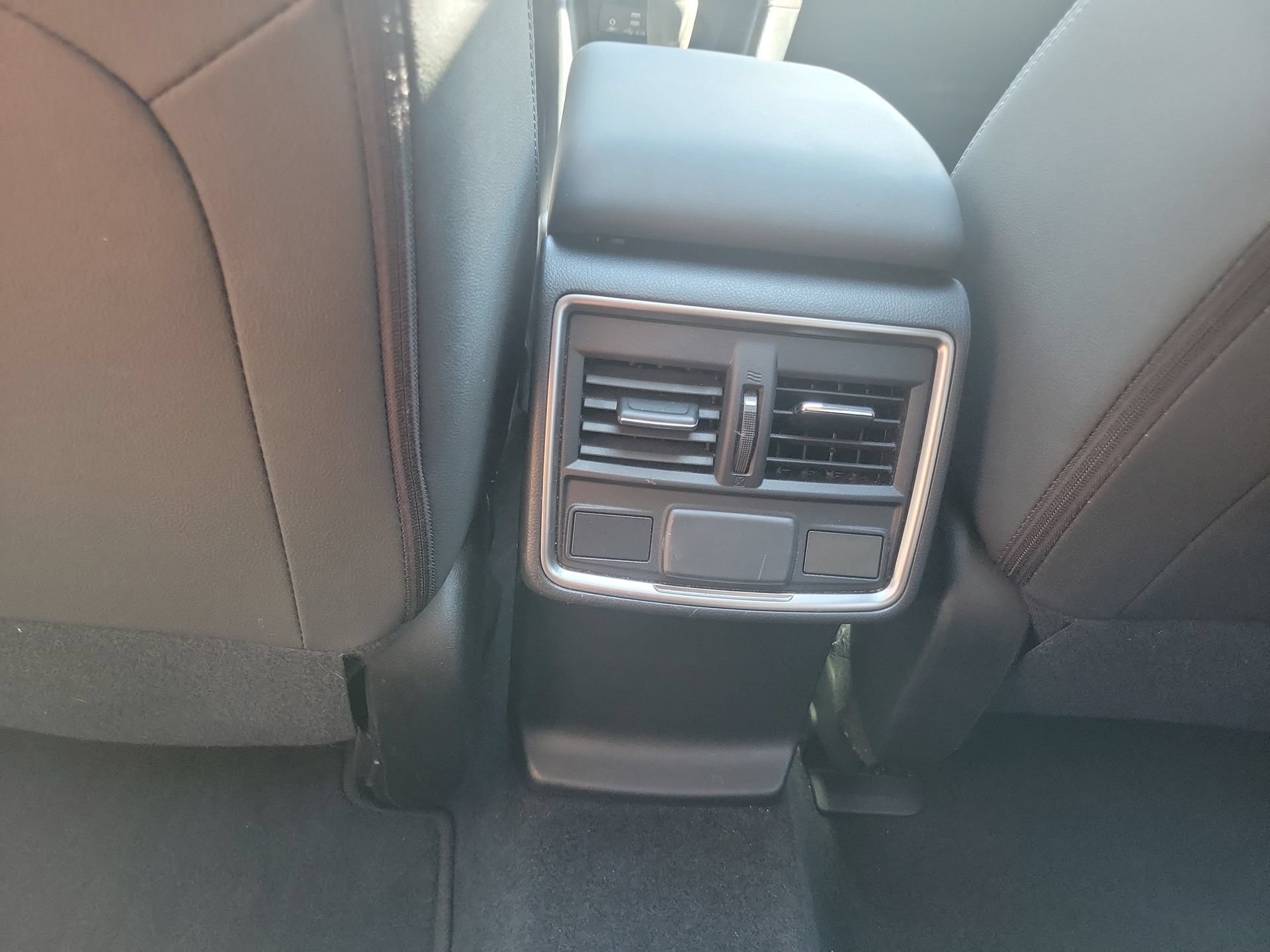 Used 2019 Subaru Forester Premium w/ All-Weather Package AWD/4WD image 24