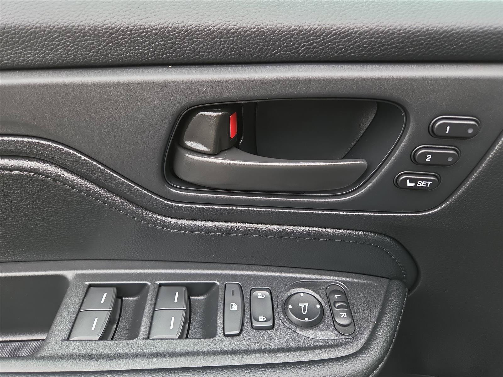 Used 2025 Honda Odyssey EX-L image 14