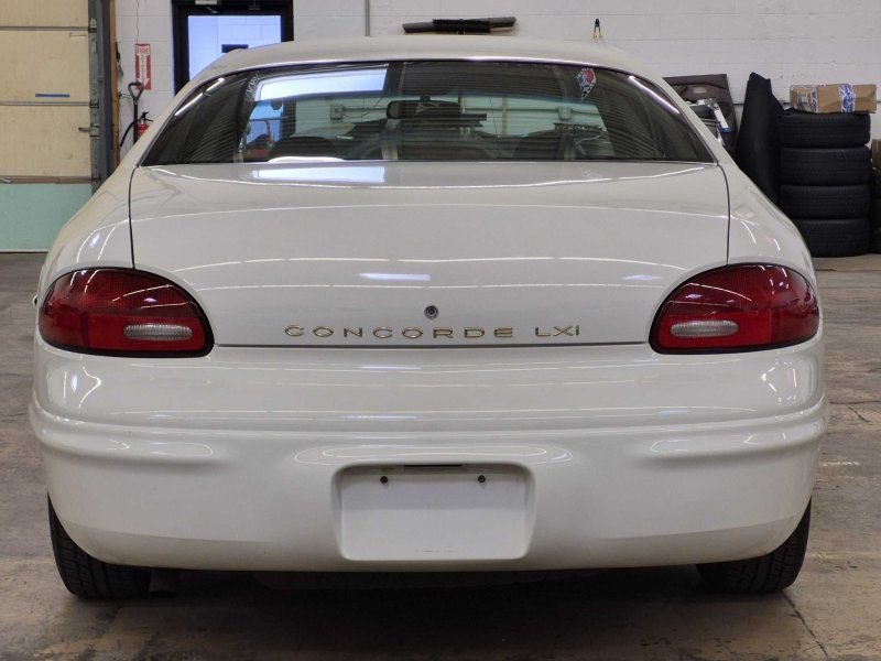 Used 1998 Chrysler Concorde LXi FWD image 17