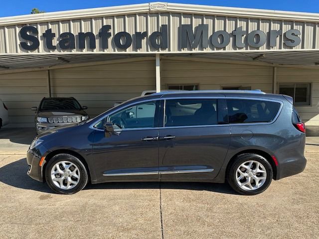 Used 2020 Chrysler Pacifica Touring-L w/ Tire & Wheel Group image 8