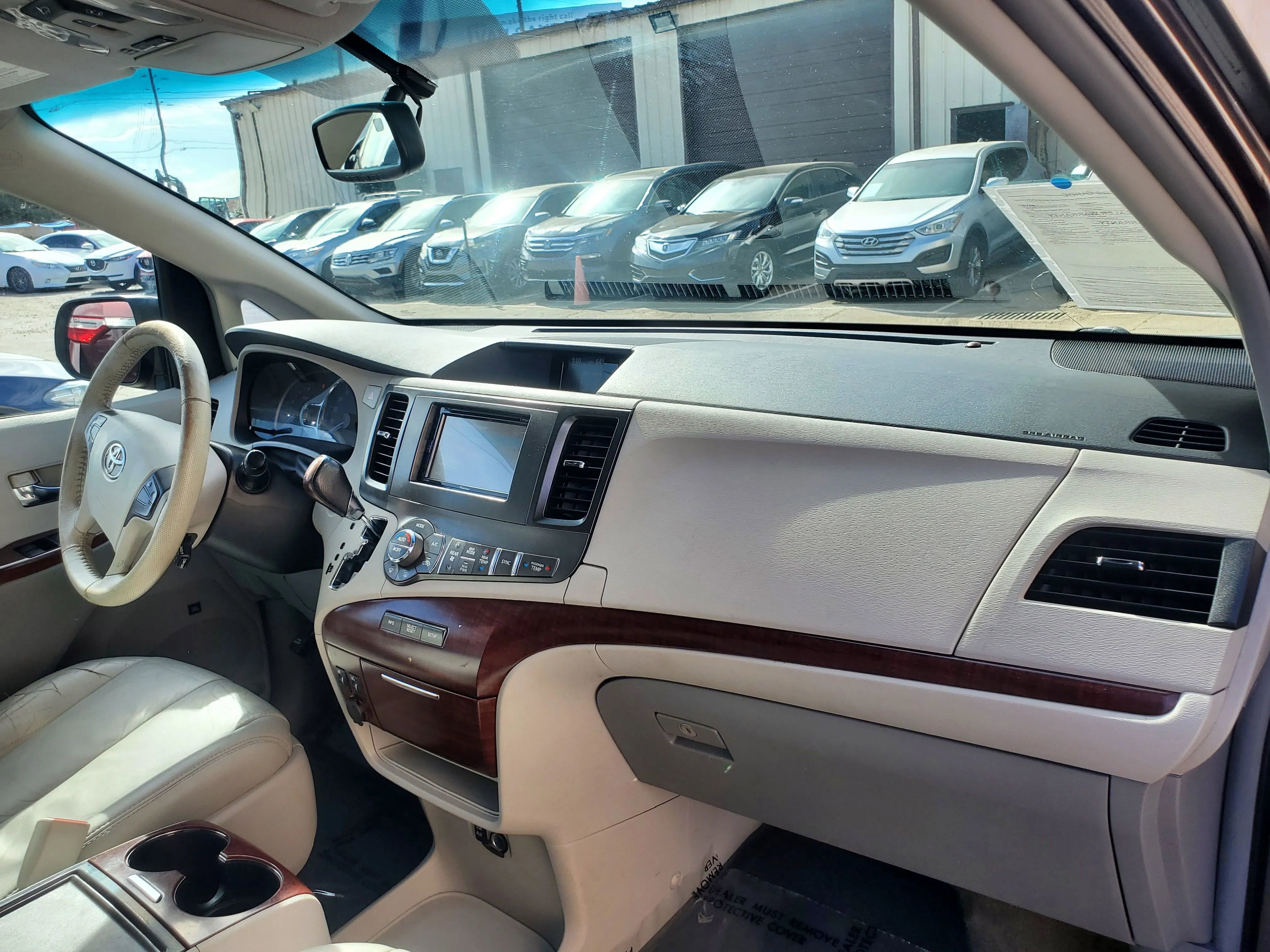 Used 2012 Toyota Sienna XLE w/ XLE Navigation Pkg FWD image 18