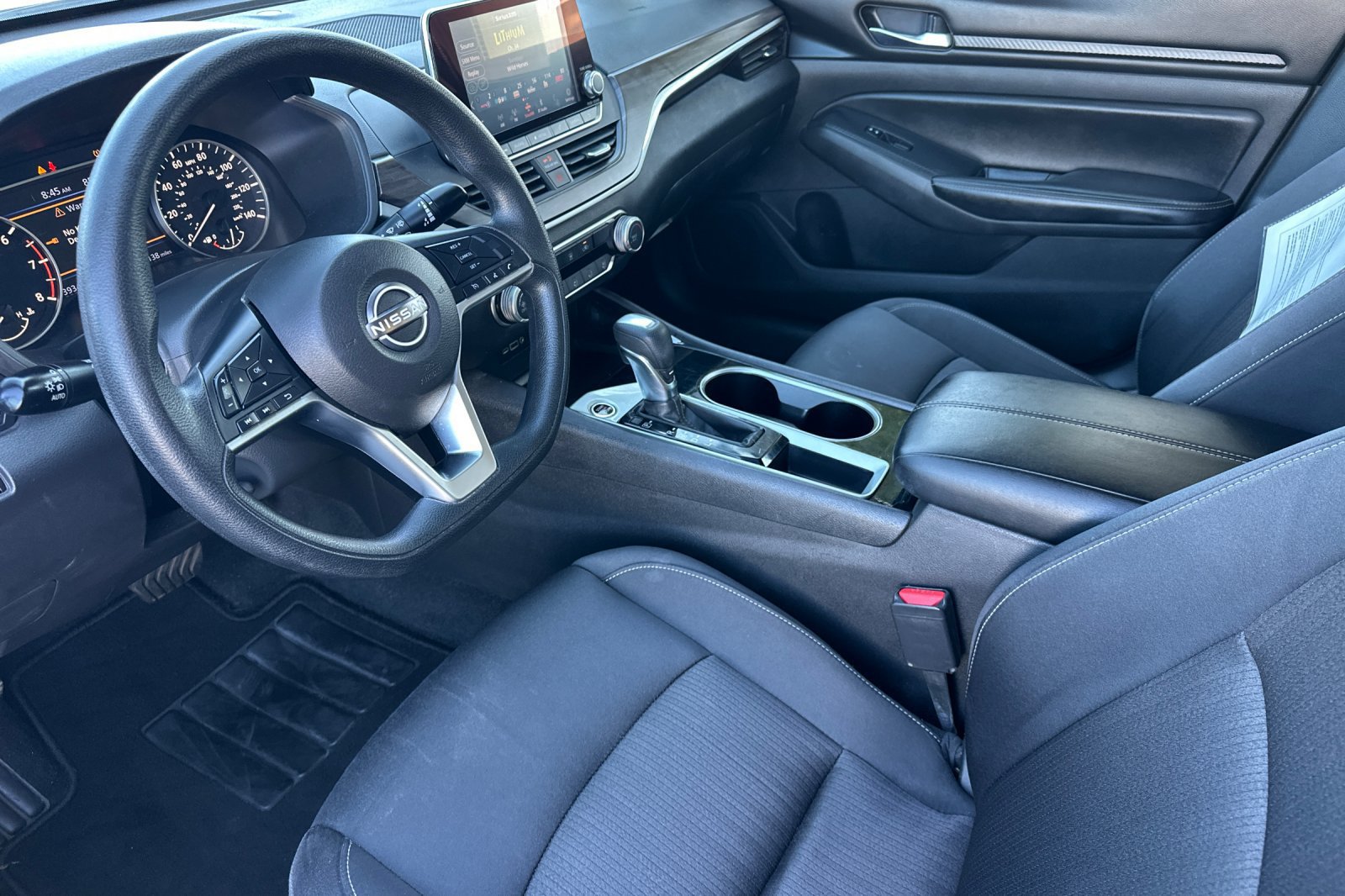 Used 2024 Nissan Altima 2.5 SV FWD image 10