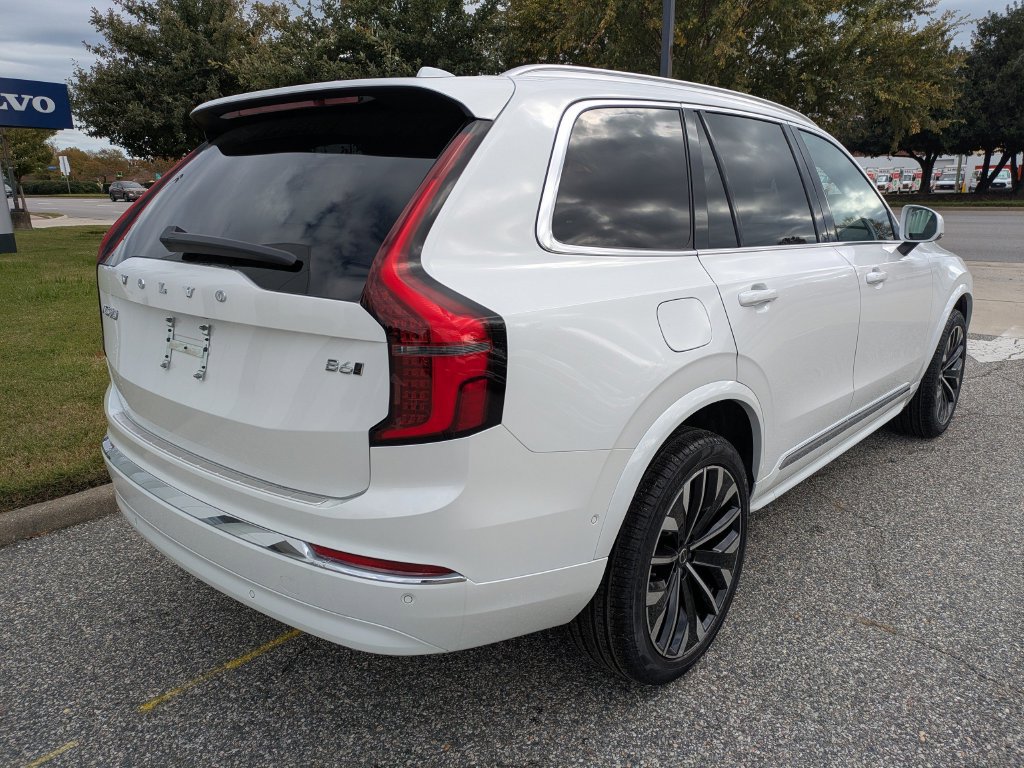 New 2026 Volvo XC90 B6 Plus w/ Protection Package Premier AWD/4WD image 4