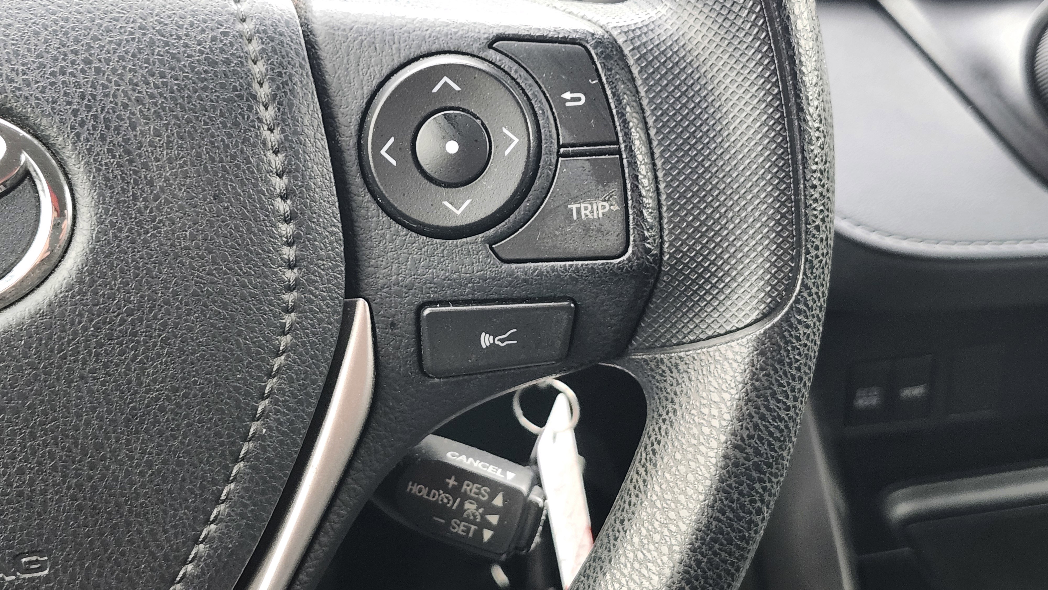 Used 2017 Toyota RAV4 LE image 29