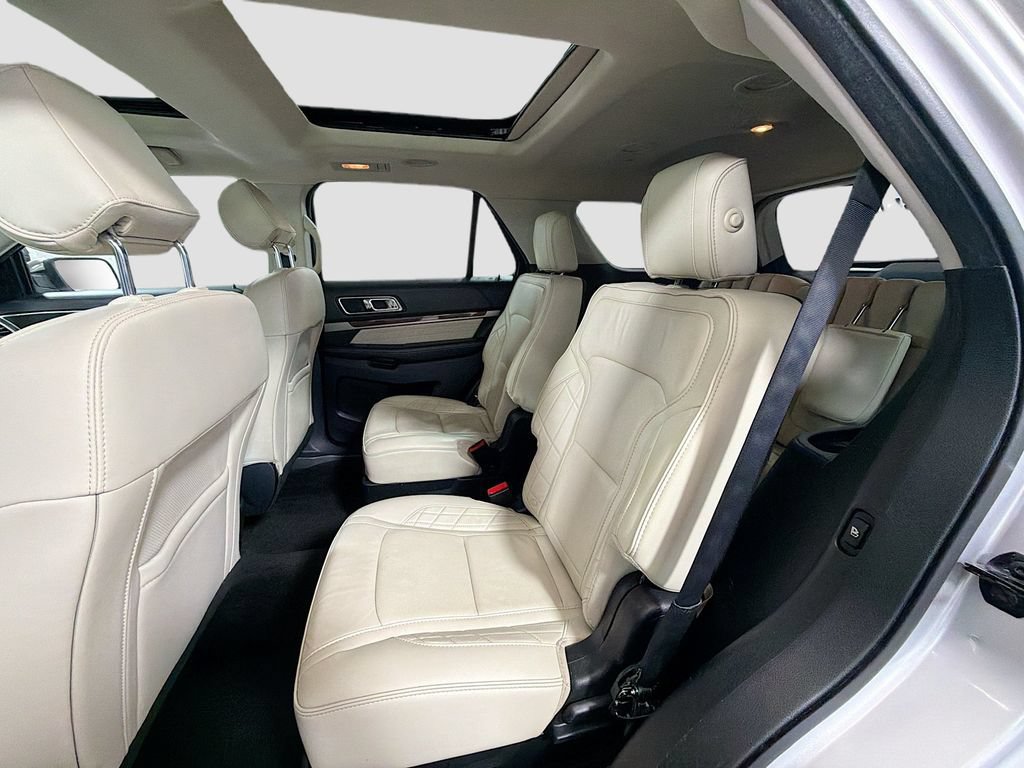 Used 2017 Ford Explorer Platinum AWD/4WD image 27